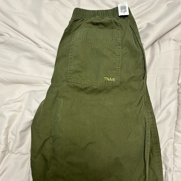 Aritzia TNA Deploy Parachute Pant - Picture 3 of 4